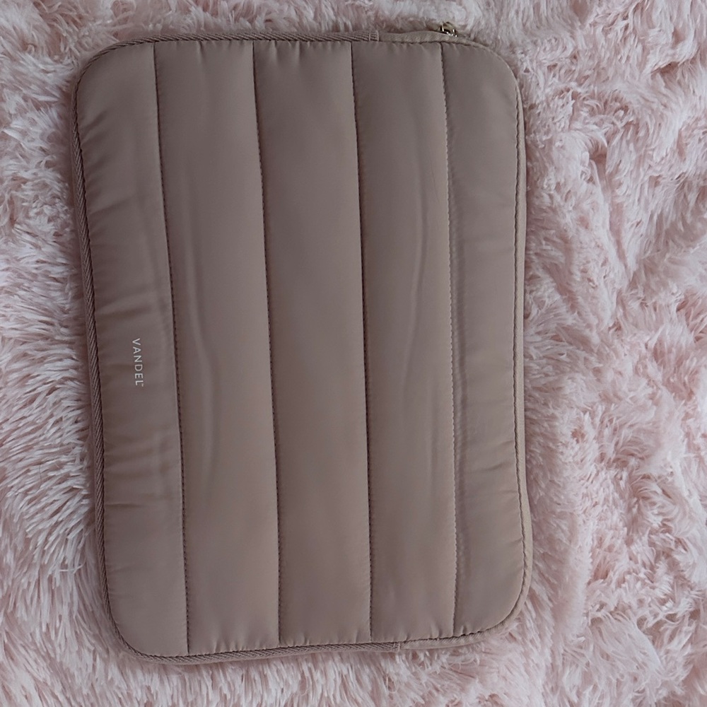 Laptop sleeve light pink